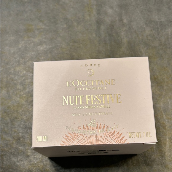 L’Occitane En Provence ALMOND NUIT FESTIVE MILK CONCENTRATE- Body Cream